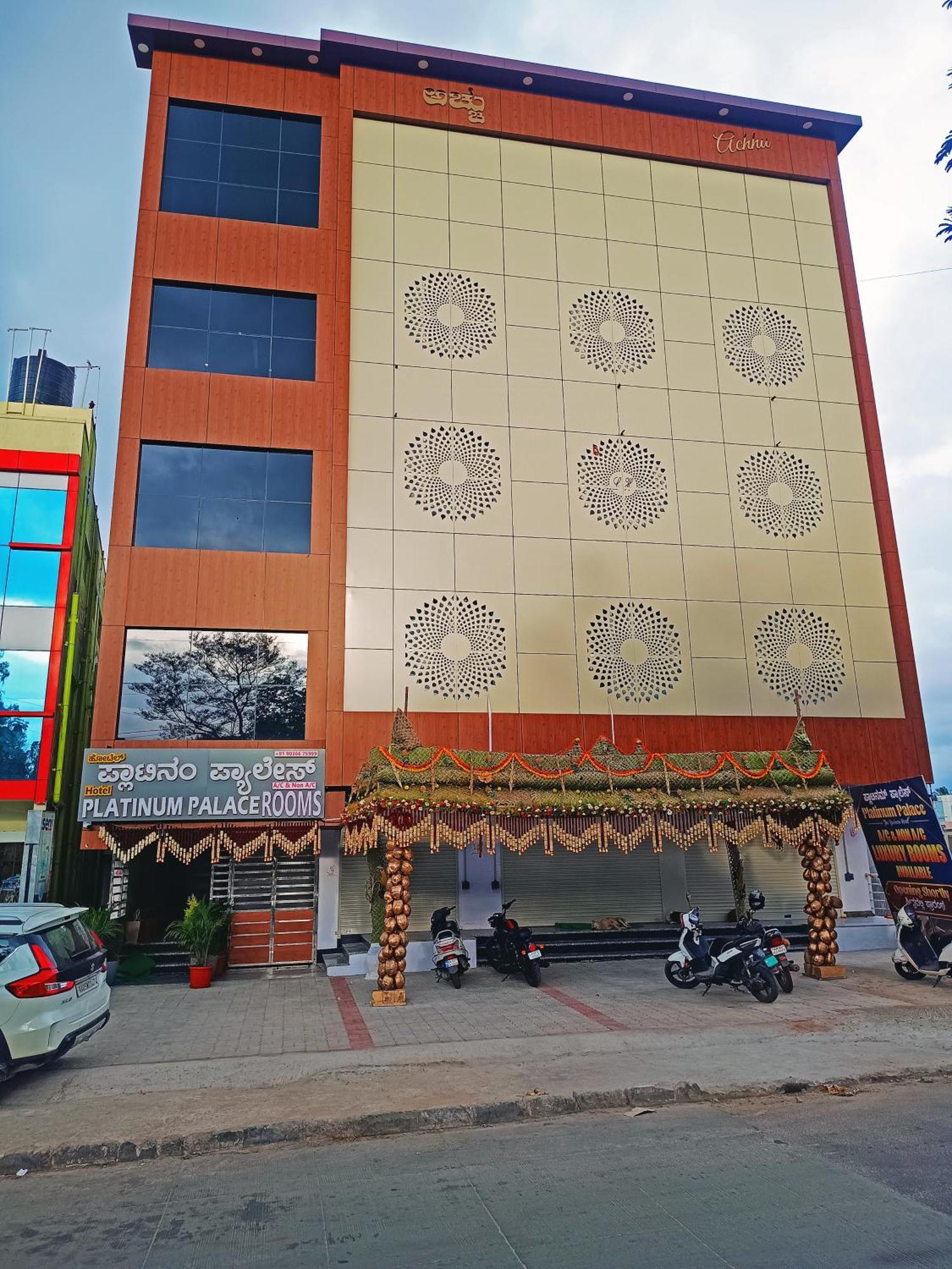 Hotel Achhu Palace Bangalore Bagian luar foto