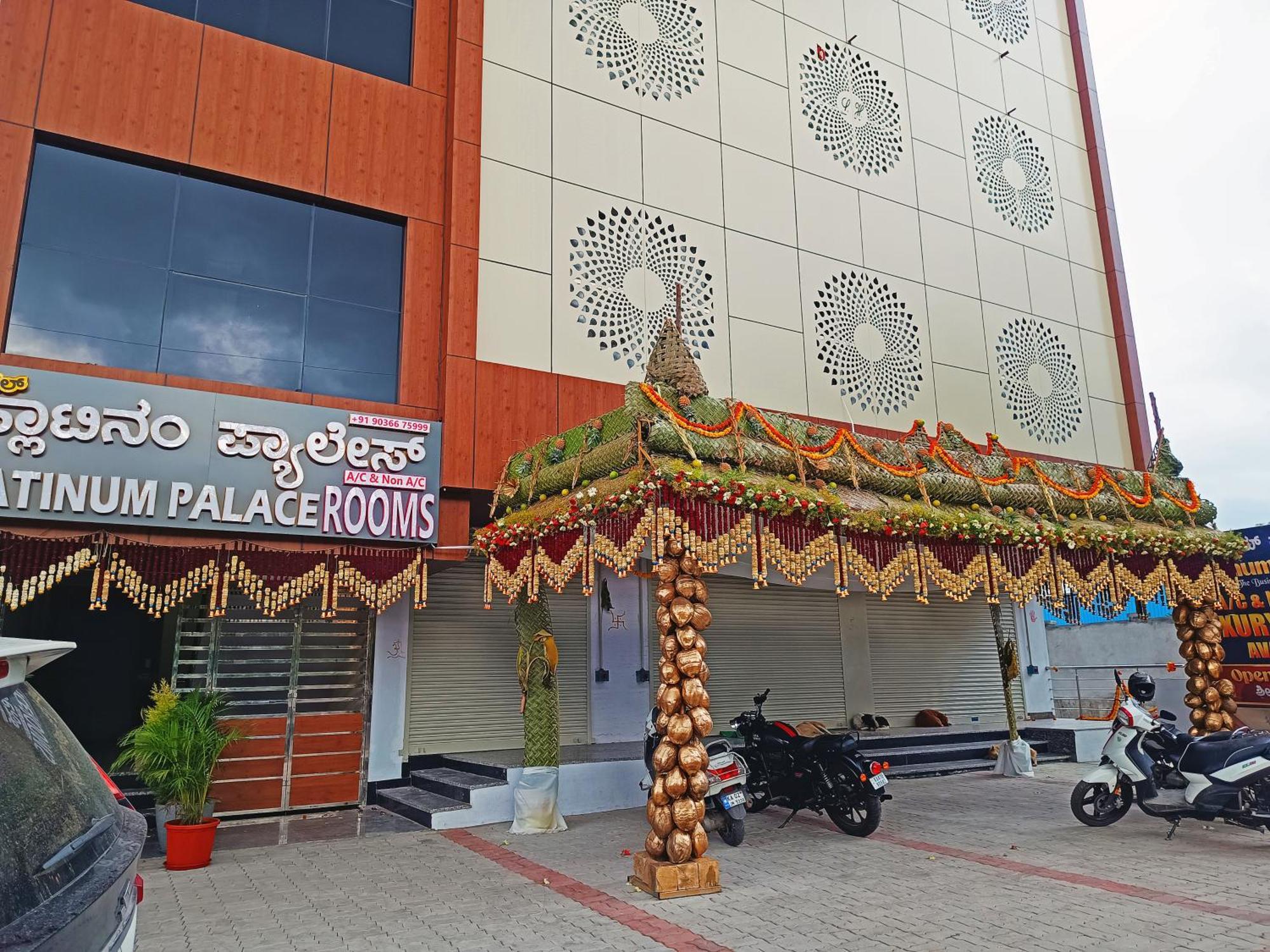 Hotel Achhu Palace Bangalore Bagian luar foto