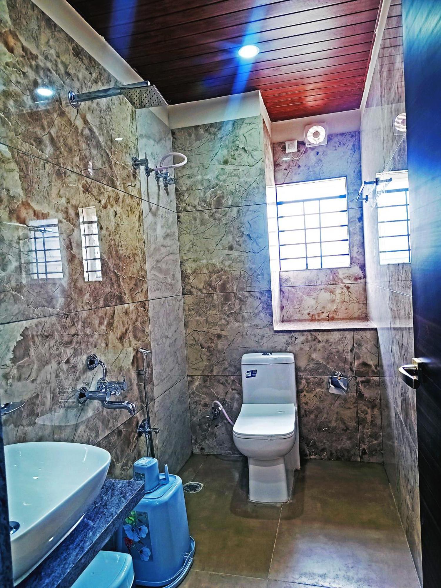Hotel Achhu Palace Bangalore Bagian luar foto