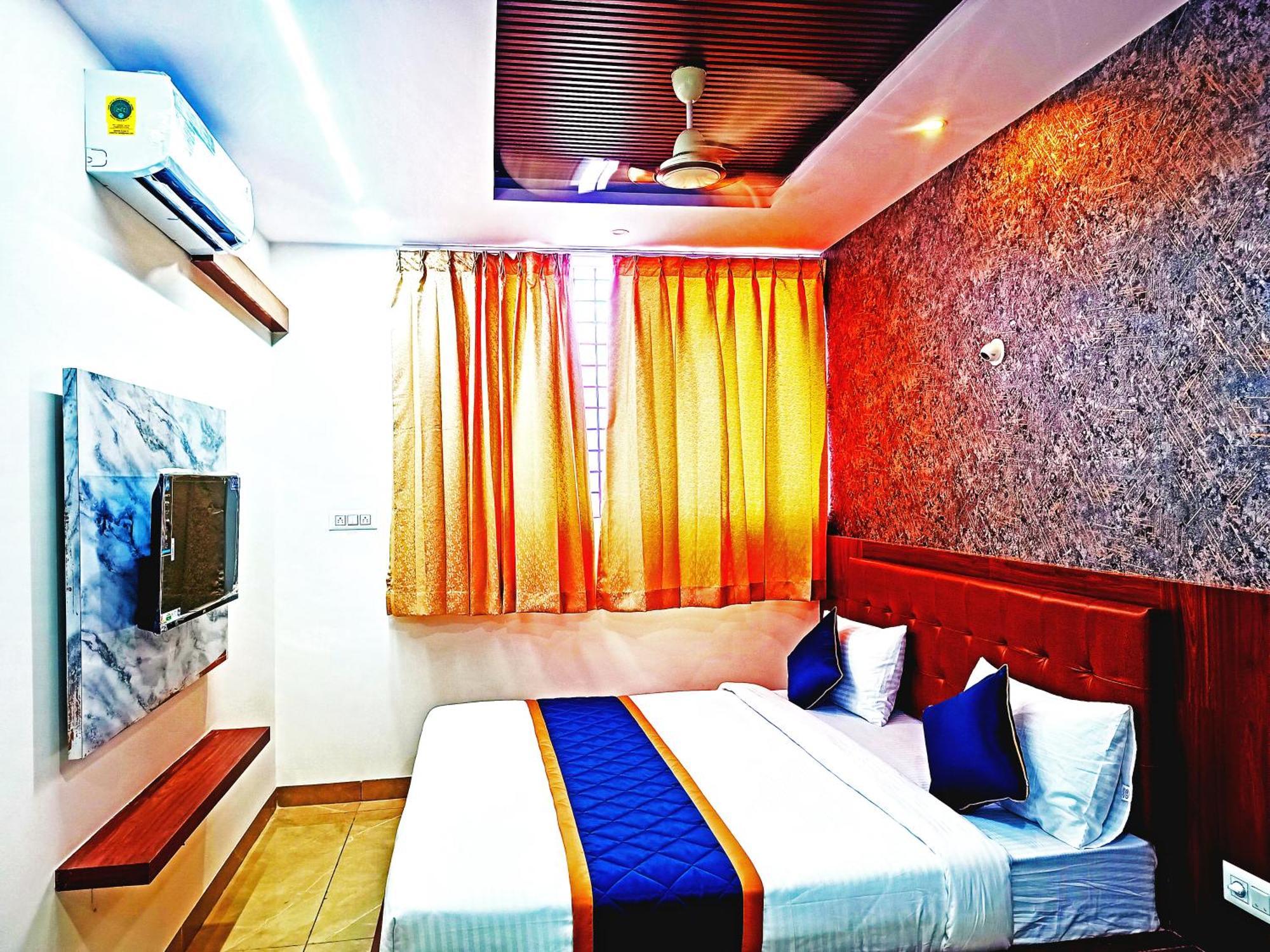 Hotel Achhu Palace Bangalore Bagian luar foto
