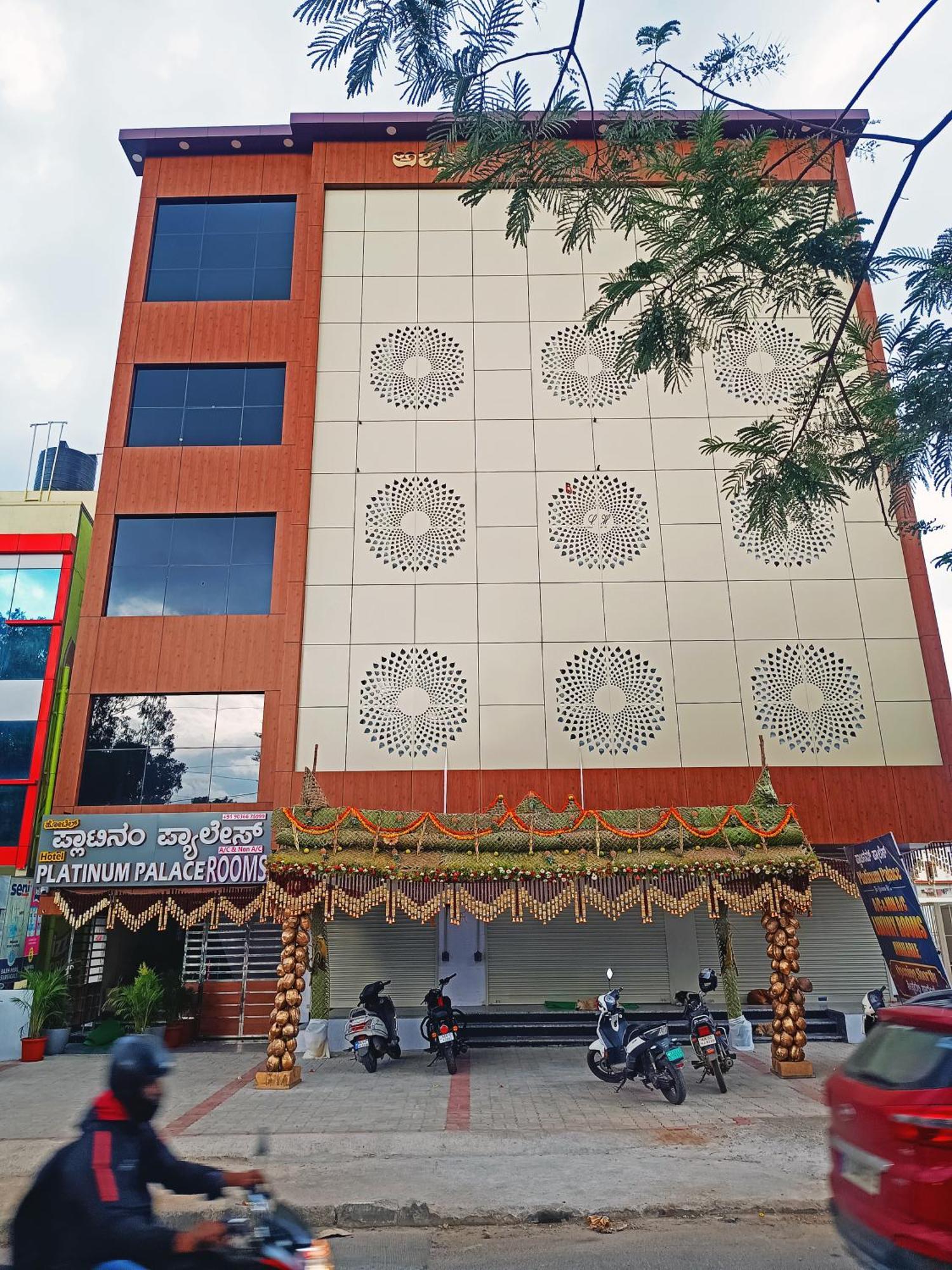 Hotel Achhu Palace Bangalore Bagian luar foto