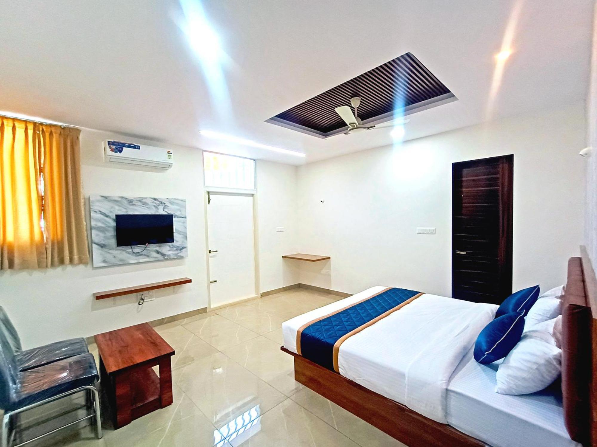 Hotel Achhu Palace Bangalore Bagian luar foto