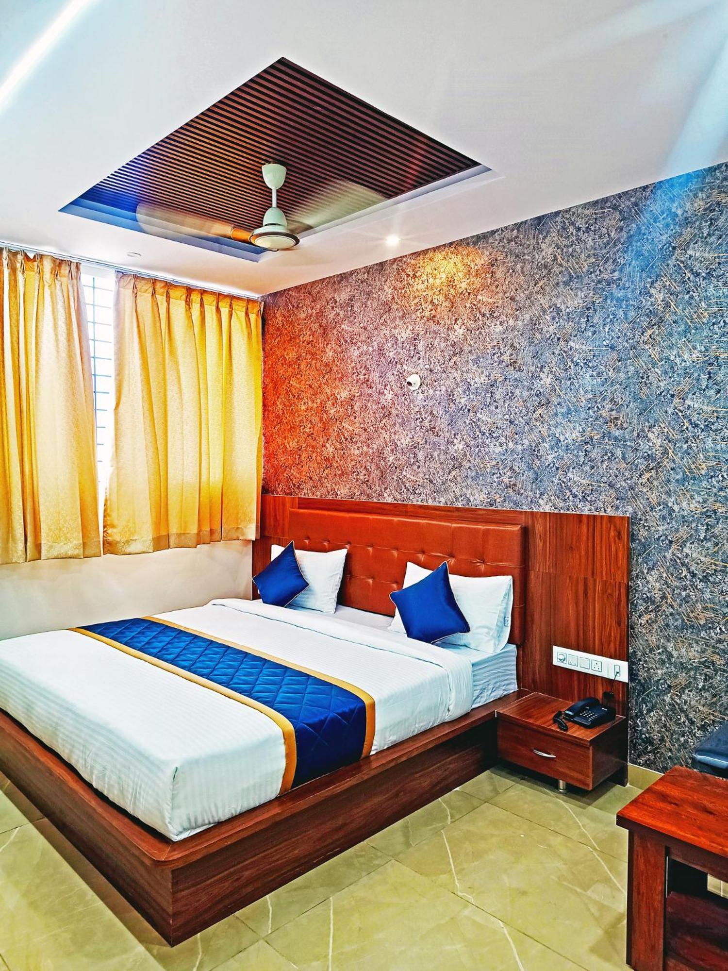 Hotel Achhu Palace Bangalore Bagian luar foto
