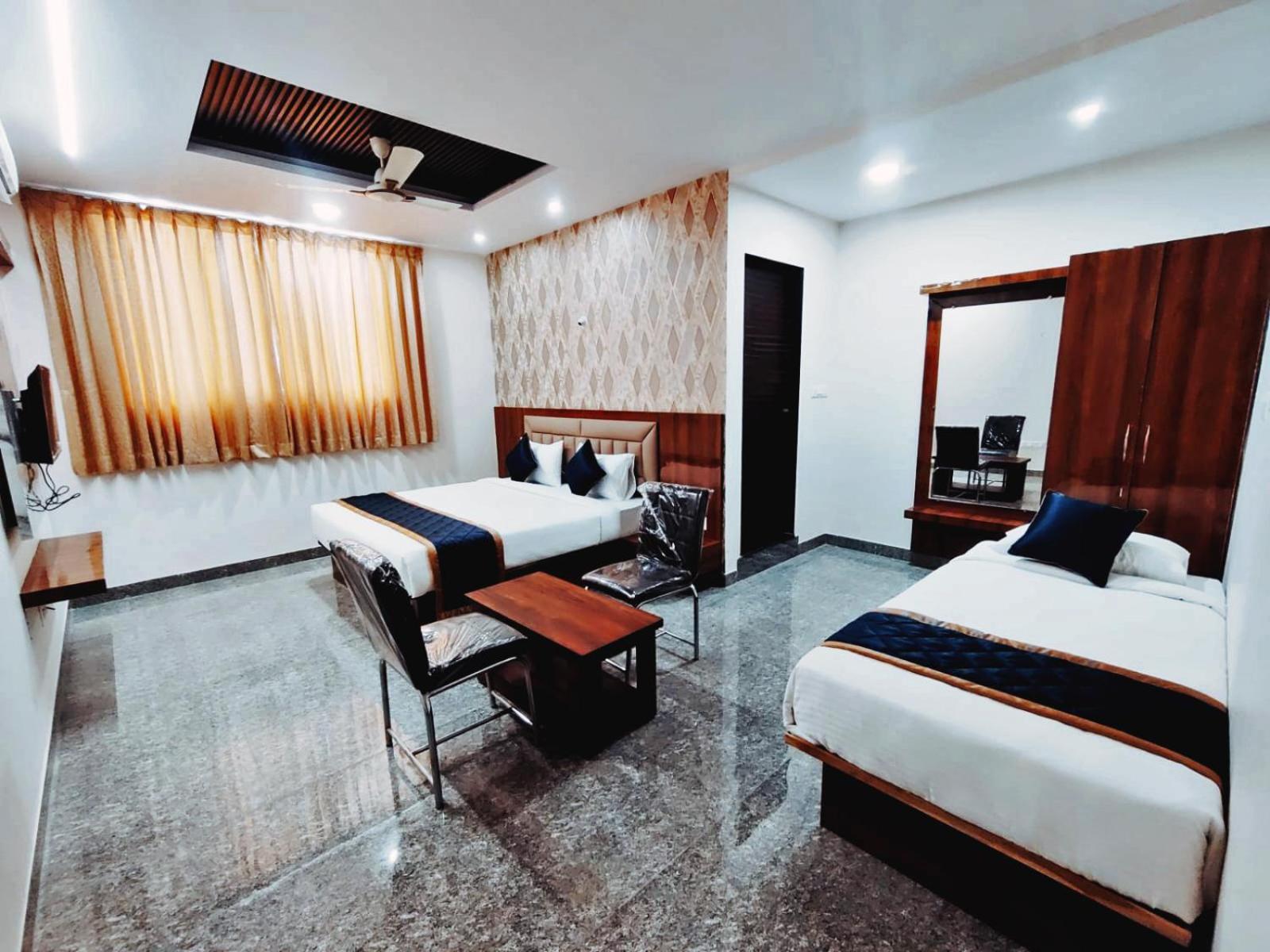 Hotel Achhu Palace Bangalore Bagian luar foto